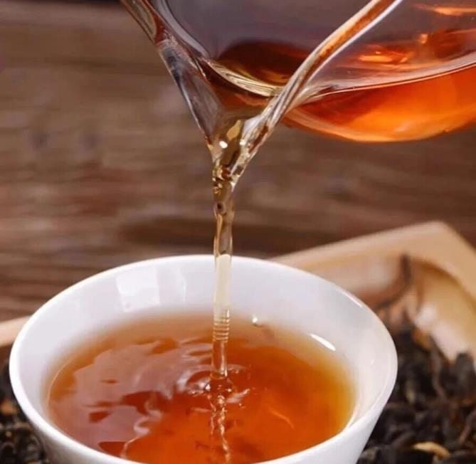 Fengqing Dian Hong Ancient-Tree Black Tea — Liquor