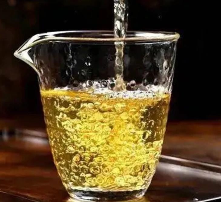 Dianwu Gongya Manglu Mountain Royal Ancient-Tree Tea — Liquor